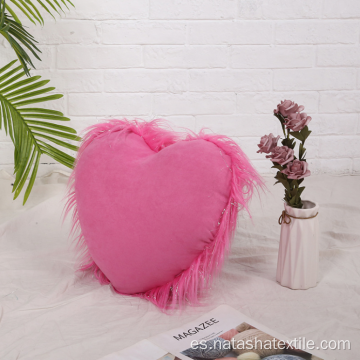 Almohada de felpa de seda plateada en forma de corazón